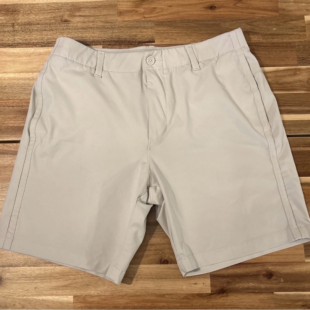 Under Armour Men’s Light Beige Flat-Front Performance Shorts
